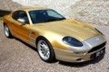 Aston Martin DB7: Von Goldfinger „Alchemist“ mit echtem Gold überzogen