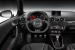 Audi A1 quattro 2.0 TFSI Vierzylinder Turbo Allrad Interieur Innenraum Cockpit