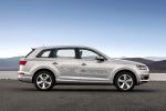 Audi Q7 e-tron 2.0 TFSI quattro SUV Benzin Plug-in-Hybrid Elektromotor Tiptronic Lithium Ionen Batterie Boosten EV Charge Segeln All-in-Touch Drive Select Efficiency Comfort Auto Dynamic Individual Offroad Virtuelles Virtual Cockpit MMI Navigation Plus MMI Touchpad Audi Connect WLAN Internet Smartphone Apps Tablet Seite