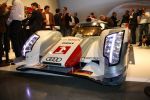 Audi Sport R18 e-tron quattro Hybrid Allrad Le Mans LMP1 3.7 Diesel V6 Downsizing Elektromotor Sportwagenprotoyp Front Ansicht