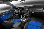 Audi RS4 Avant Nogaro Selection Kombi Allrad quattro 4.2 V8 Blau RS2 Audi Drive Select Siebengang S Tronic Dynamic Ride Control DRC Interieur Innenraum Cockpit