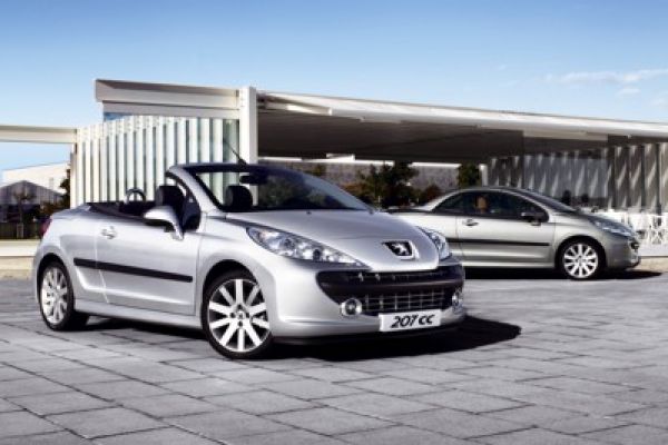Aufgeklappt: Peugeot 207 CC - Speed Heads