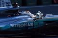 Beim Rennen in Baku löste sich bei Lewis Hamilton plötzlich die Kopfstütze