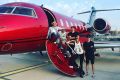 Lewis Hamilton mit Freunden unterwegs zum Kurzurlaub auf Mykonos