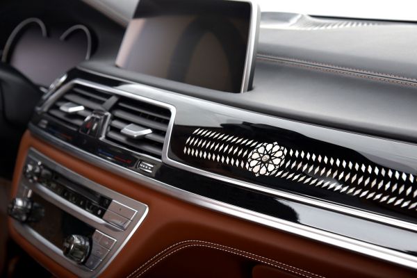 BMW 750 Li Solitaire - Der Diamanten-BMW für die Scheichs kostet