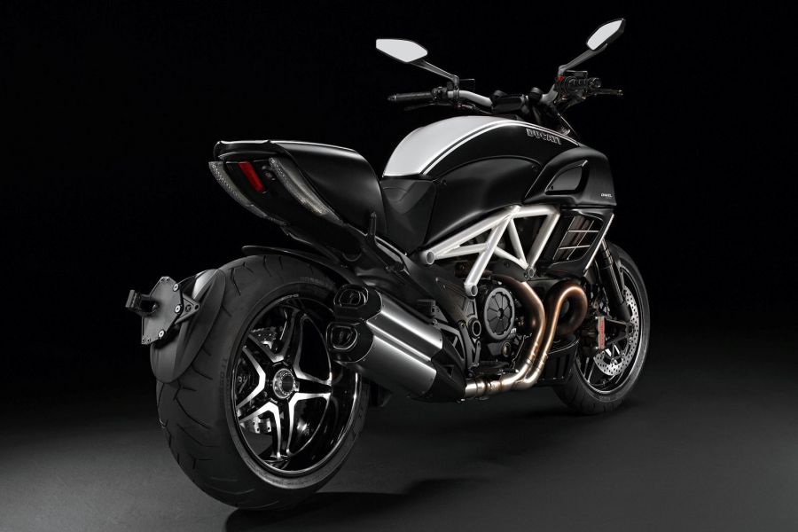 Ducati Diavel AMG Special Edition: Mercedes-AMG pimpt ...