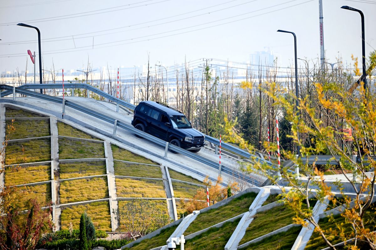 BYD Zhengzhou Test Track: Der ultimative Auto-Erlebnispark - Speed Heads