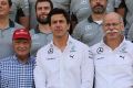 Daimler-Boss Dieter Zetsche (re.) setzt weiter auf Toto Wolff und Niki Lauda