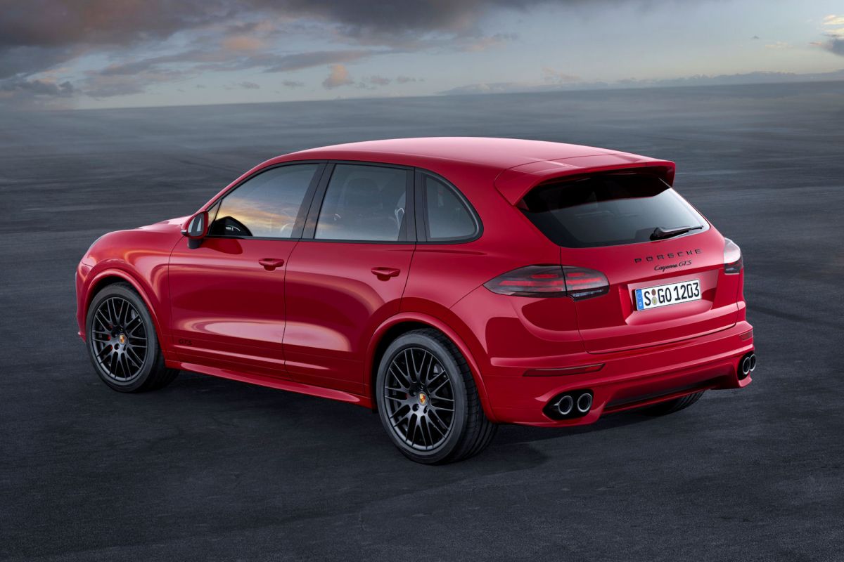 Porsche cayenne gts 2015