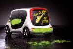 Edag Light Car Sharing Mobilität Internet Smartphone Bluetooth Schlüssel OLED Elektroauto EV Electric Vehicle Zero Emission Miete Stadt City Heck Ansicht