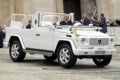 Das neue Papamobil: Der Papst fährt offen Mercedes-Benz