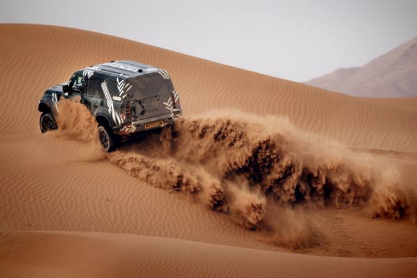 Defender Dakar D7X-R Prototype