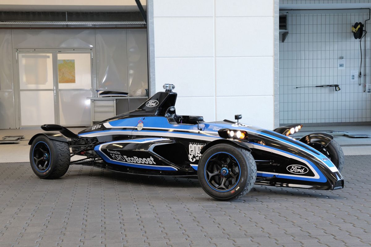 Ford FormelRenner mit 1.0LiterMotor schlägt Supersportwagen Speed Heads Ford FormelRenner mit 1.0LiterMotor schlägt Supersportwagen Speed Heads
