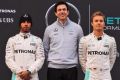 Der Dompteur und seine Vollgastiere: Toto Wolff mit Lewis Hamilton und Nico Rosberg