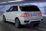 Mercedes-Benz ML 63 AMG M-Klasse W166 Offroad Onroad SUV 5.5 V8 Biturbo M157 Performance Package AMG Speedshift Plus 7G Tronic ECO Controlled Efficiency ILS Intelligent Light System ADS Active Curve System ACS 4ETS 4MATIC Allrad Heck Seite Ansicht