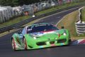 Der grüne Ferrari von GT Corse fiel im großen Starterfeld immer auf