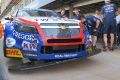 Der kaputte Chevrolet Cruze von Tom Coronel bei der Ankunft in der Boxengasse