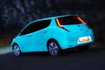 Nissan Leaf Starpath Lack fluoreszierend Leuchten Glühen Strontium Aluminate EV Electric Vehicle Elektroauto Hamish Scott Heck Seite