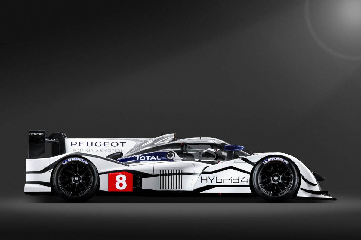 Peugeot 908 HYbrid4 Peugeot präsentiert HybridRennwagen Speed Heads