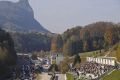 Der Salzburgring liegt zwischen hohen Bergen, dichten Wäldern, grünen Wiesen