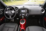 Nissan Juke Test - Innenraum Cockpit Mittelkonsole Ledersitze Sitze Navi Navigation