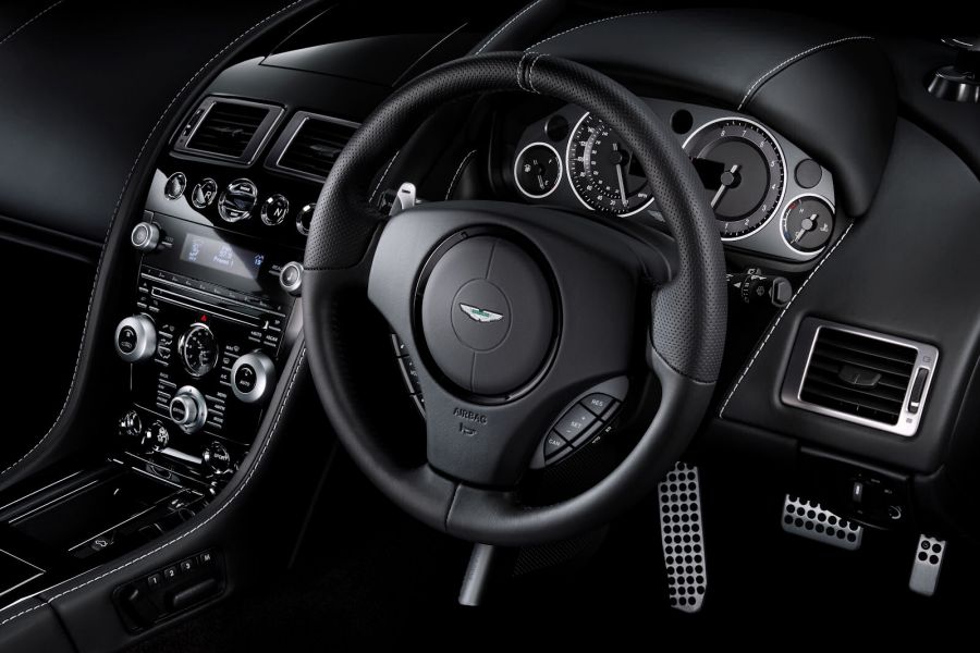 Aston Martin Db9 Carbon Black Quantum Silver Sportlich
