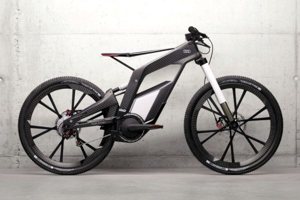 Audi e bike Worthersee Elektro Fahrrad mit 80 km h Spitze Speed Heads