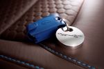 Aston Martin Cygnet Colette Paris Luxus Fashion Stadtauto Kleinwagen Commuter 1.33 Schlüsselanhänger
