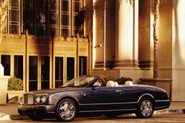 Enthüllt: Der neue Bentley Azure - Speed Heads