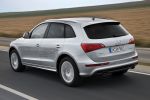 Audi Q5 Hybrid quattro Allrad Kompakt SUV 2.0 TFSI Benzin Turbo Vierzylinder Elektromotor Tiptronic Offroad MMI Adaptive Light Side Assist Lane Assist Heck Seite Ansicht