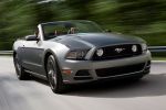 Ford Mustang GT Cabrio Modelljahr MY 2013 5.0 V8 Muscle Car Pony Car GT Track Package Front Seite Ansicht
