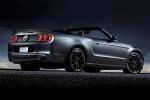 Ford Mustang GT Cabrio Modelljahr MY 2013 5.0 V8 Muscle Car Pony Car GT Track Package Heck Seite Ansicht