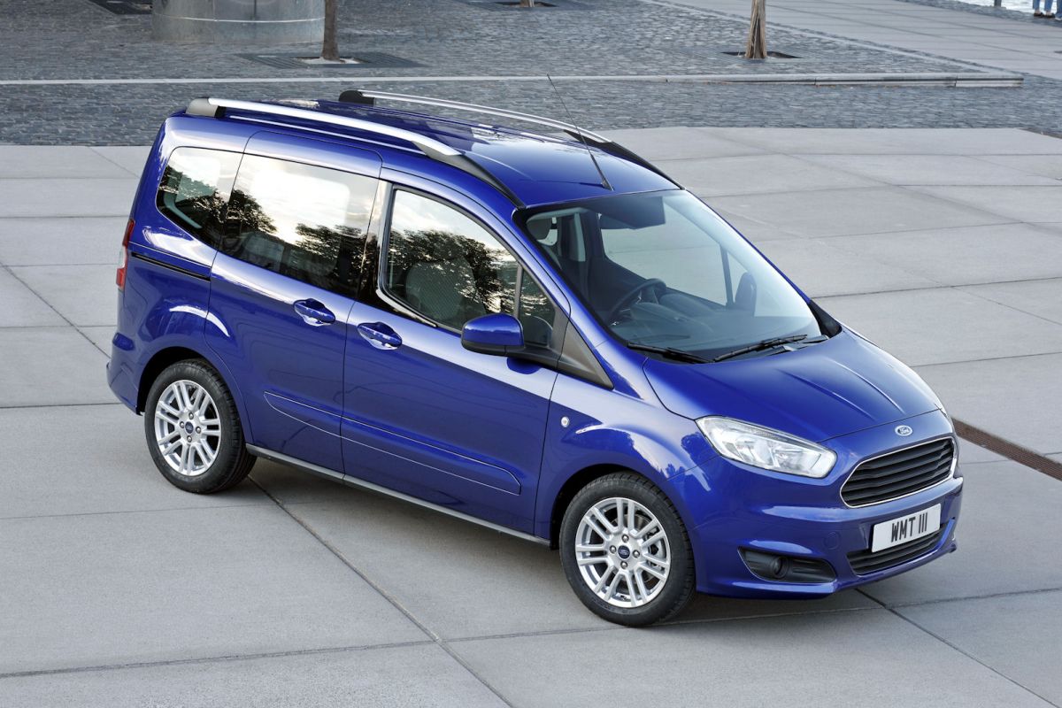 Ford Tourneo Courier 2014 Der Minivan Mit Dem Ganz Großen Speed Heads