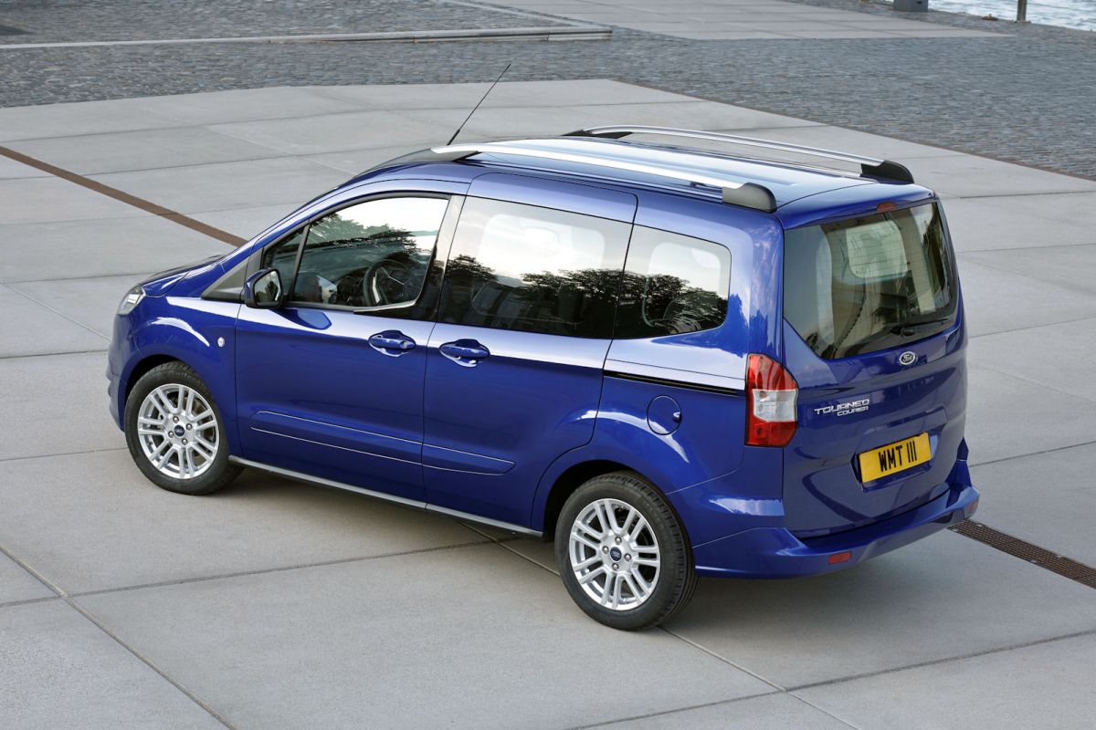 Ford Tourneo Courier 2014 Der Minivan Mit Dem Ganz Großen Speed Heads