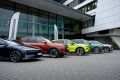 Die Klassensieger des German Car of the Year 2026: Lucid Air Sapphire, Dacia Bigster, Skoda Elroq, Hyundai Ioniq 9 und Cadillac Vistiq (von links nach rechts).