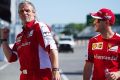 Gute Laune in Rot: Ferrari-Teamchef Maurizio Arrivabene und Sebastian Vettel