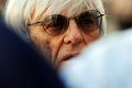 Hängt Ecclestone so sehr an der Formel 1, dass er dafür sogar bestochen hat?