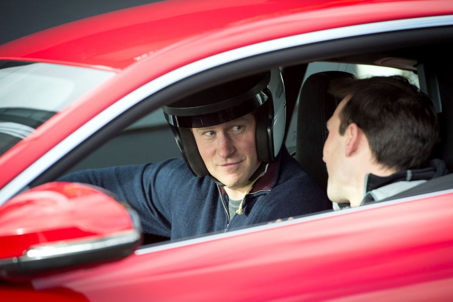 Jaguar F Type R Coupe Harry Fahr Schon Mal Den Wagen Vor Speed
