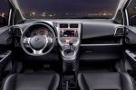 Subaru Trezia Minivan Compact Van 1.4 Turbo Diesel 1.3i Benzin Active Comfort Innenraum Interieur Cockpit