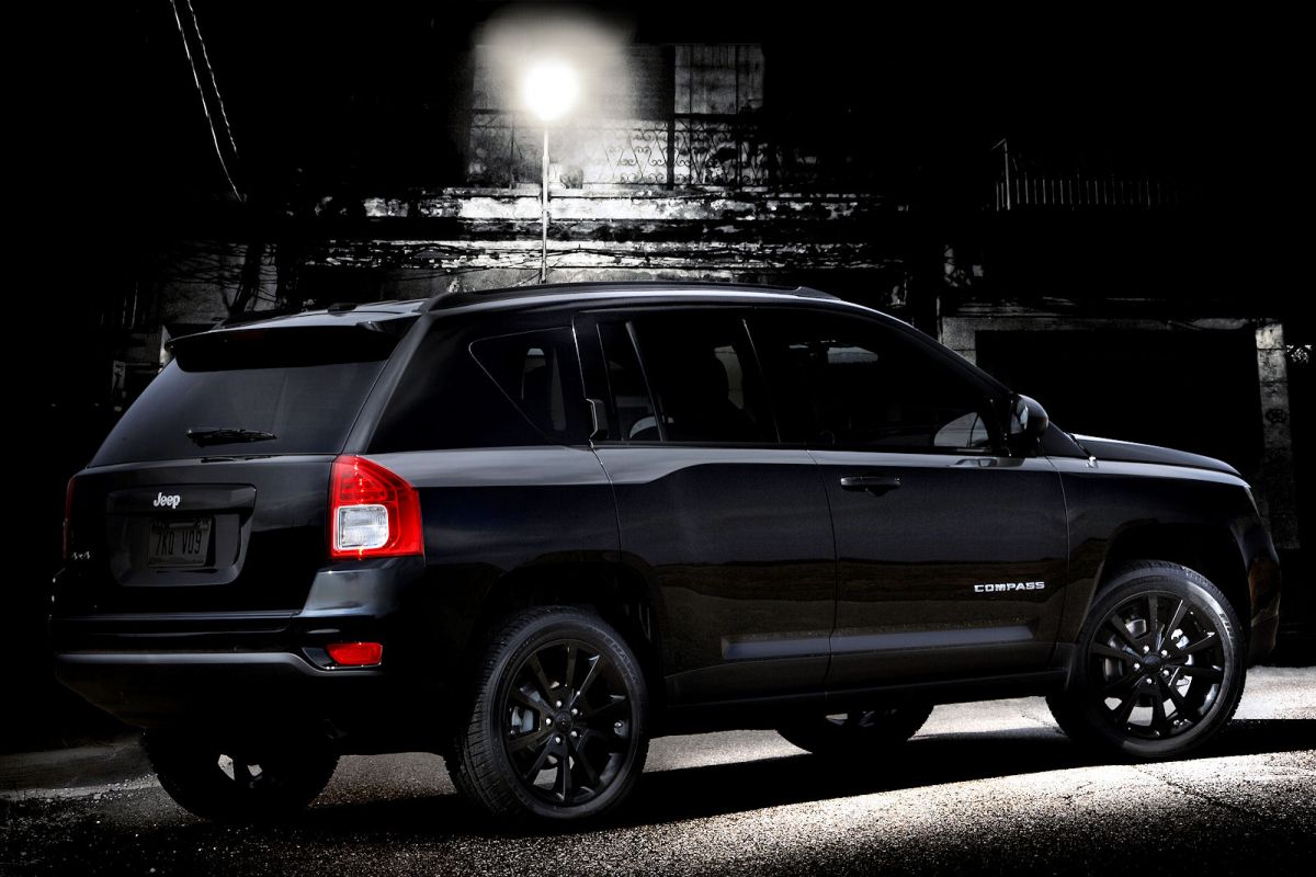 Jeep Compass Black Edition: Tief in Schwarz gehüllt - Speed Heads