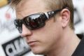 Kimi Räikkönen lässt sich weder durch die Sonnenbrille noch in die Karten schauen