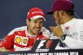 Lachen sich tot über selbstmörderische Möwen: Sebastian Vettel, Lewis Hamilton