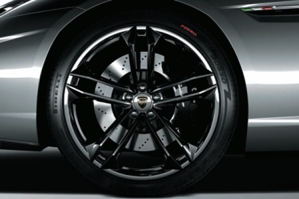 Lamborghini Estoque: Die vollblütige Supersport-Limousine - Speed Heads