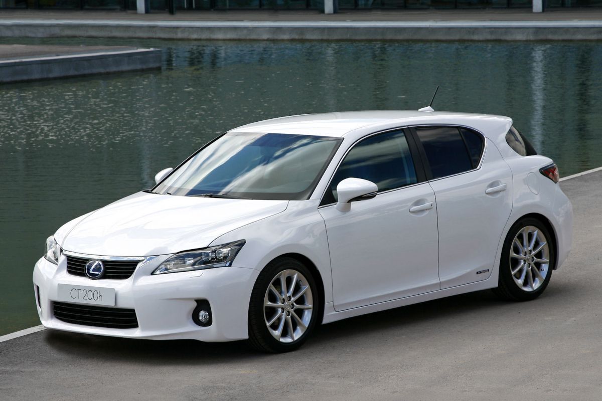 Lexus city 200