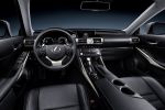 Lexus IS Modelljahr MY 2013 250 2.5 V6 300h Vollhybrid 2.5 Vierzylinder Benziner Elektromotor Limousine Mittelklasse Rear Cross Traffic Rückraum Assistent Spurhalte Assistent Totwinkel Interieur Innenraum Cockpit