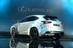 Lexus NX by will.i.am 300h Vollhybrid Kompakt Premium SUV Crossover Offroad Geländewagen 2.5 Vierzylinder Benzinmotor Elektromotor Heck Seite
