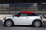 Mini Cooper S SD Coupe John Cooper Works Vierzylinder 1.6 Twin Scroll Turbolader 2.0 Turbo Diesel Minimalism DSC EPS EBD CBC EDLC DTC Cross Spoke Challenge Zweisitzer Visual Boost Connected Seite Ansicht