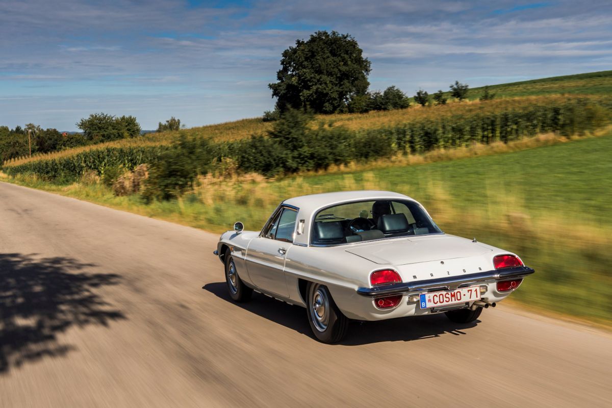 Mazda cosmo sport 110