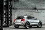 Mercedes-Benz GLA Concept Kompakt SUV 4MATIC Allrad 7G-DCT Turbo Benziner Laser Beamer Comand Online Heck Seite
