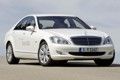 Mercedes-Benz S 400 BlueHybrid: CO2-Champion unter Strom gesetzt